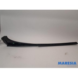 Renault - Trafic - Frontscreen frame