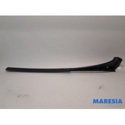 Renault - Trafic - Frontscreen frame