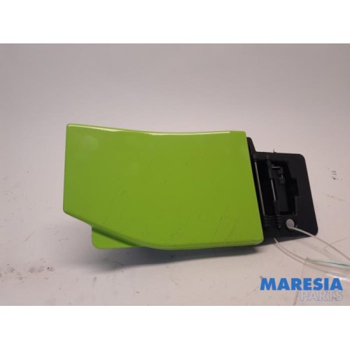 Renault - Trafic - Tank Klep