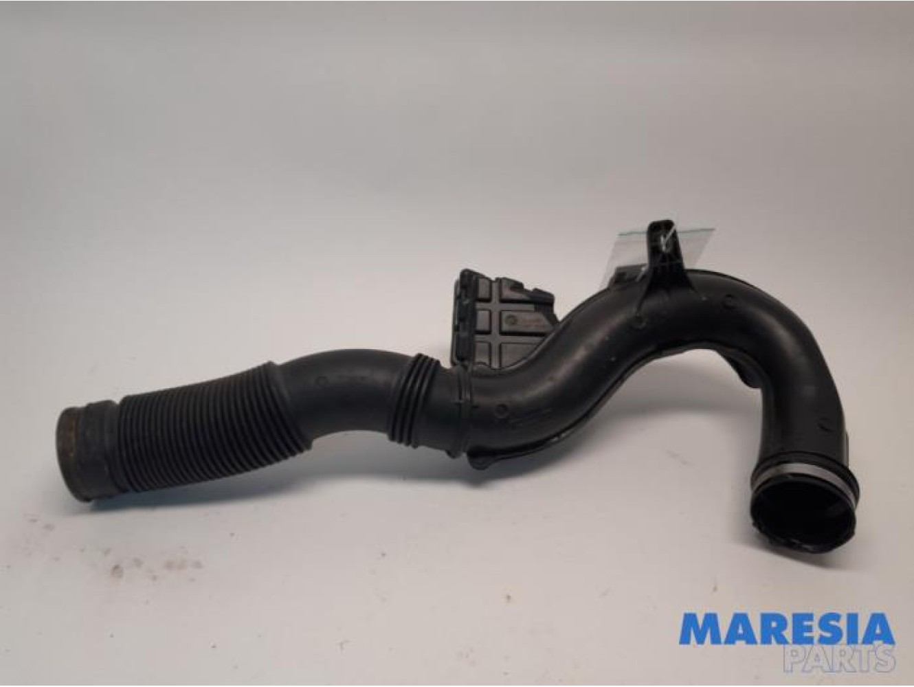 Renault - Trafic - Air intake hose
