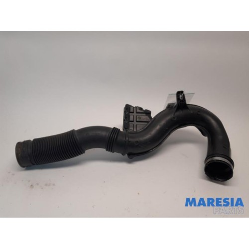 Renault - Trafic - Air intake hose