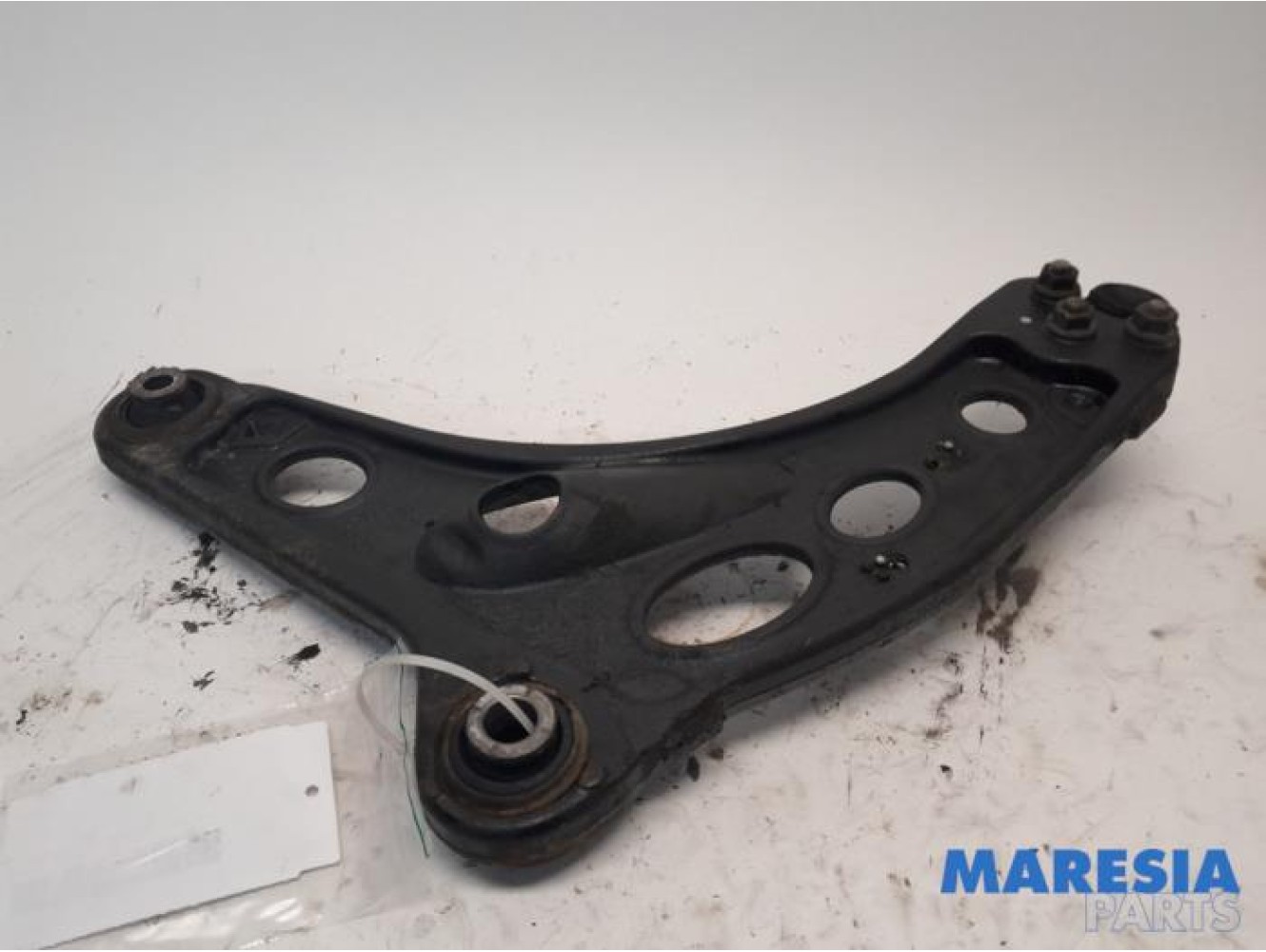 Renault - Trafic - Front lower wishbone, right