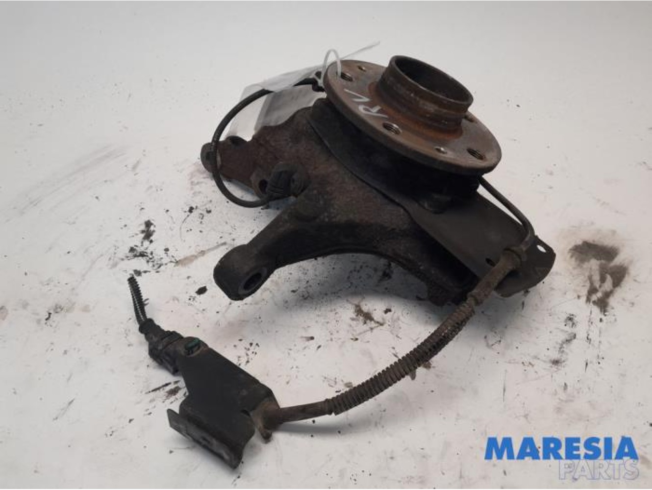 Renault - Trafic - Knuckle, front right