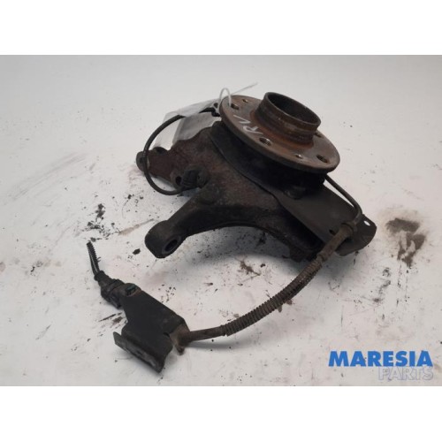 Renault - Trafic - Knuckle, front right