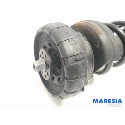 Renault - Trafic - Front shock absorber rod, right