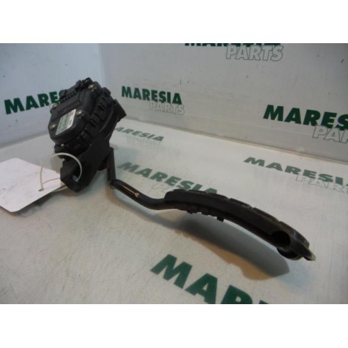 Renault - Laguna - Throttle pedal position sensor