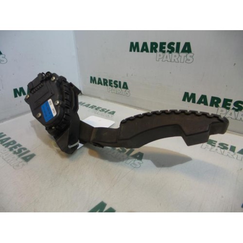 Renault - Laguna - Throttle pedal position sensor