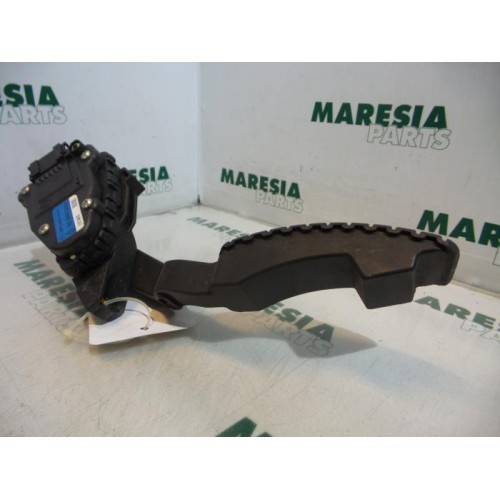Renault - Laguna - Throttle pedal position sensor