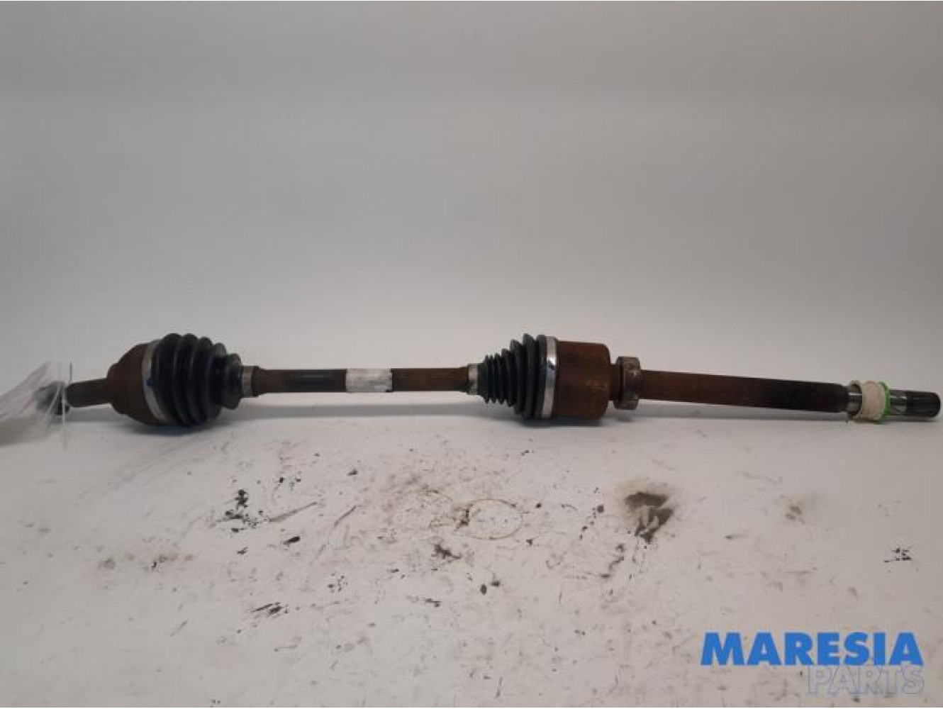 Renault - Trafic - Front drive shaft, right