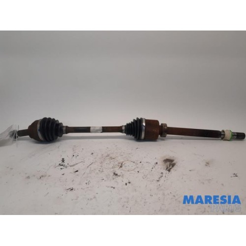 Renault - Trafic - Front drive shaft, right