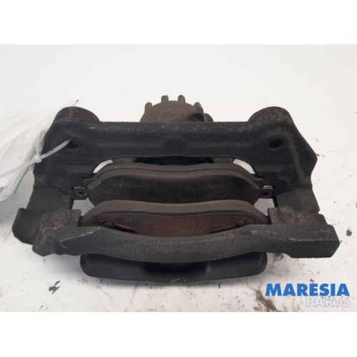 Renault - Trafic - Front brake calliper, right