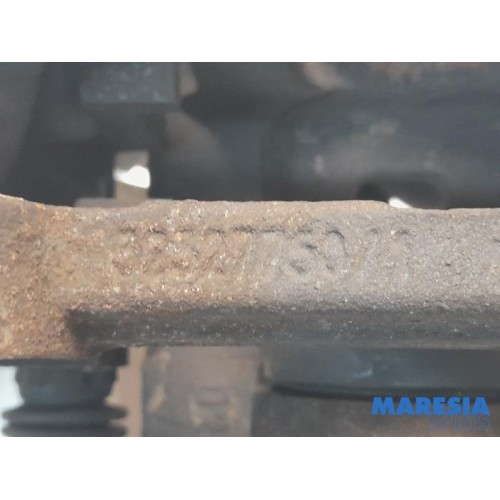 Renault - Trafic - Rear brake calliper, right