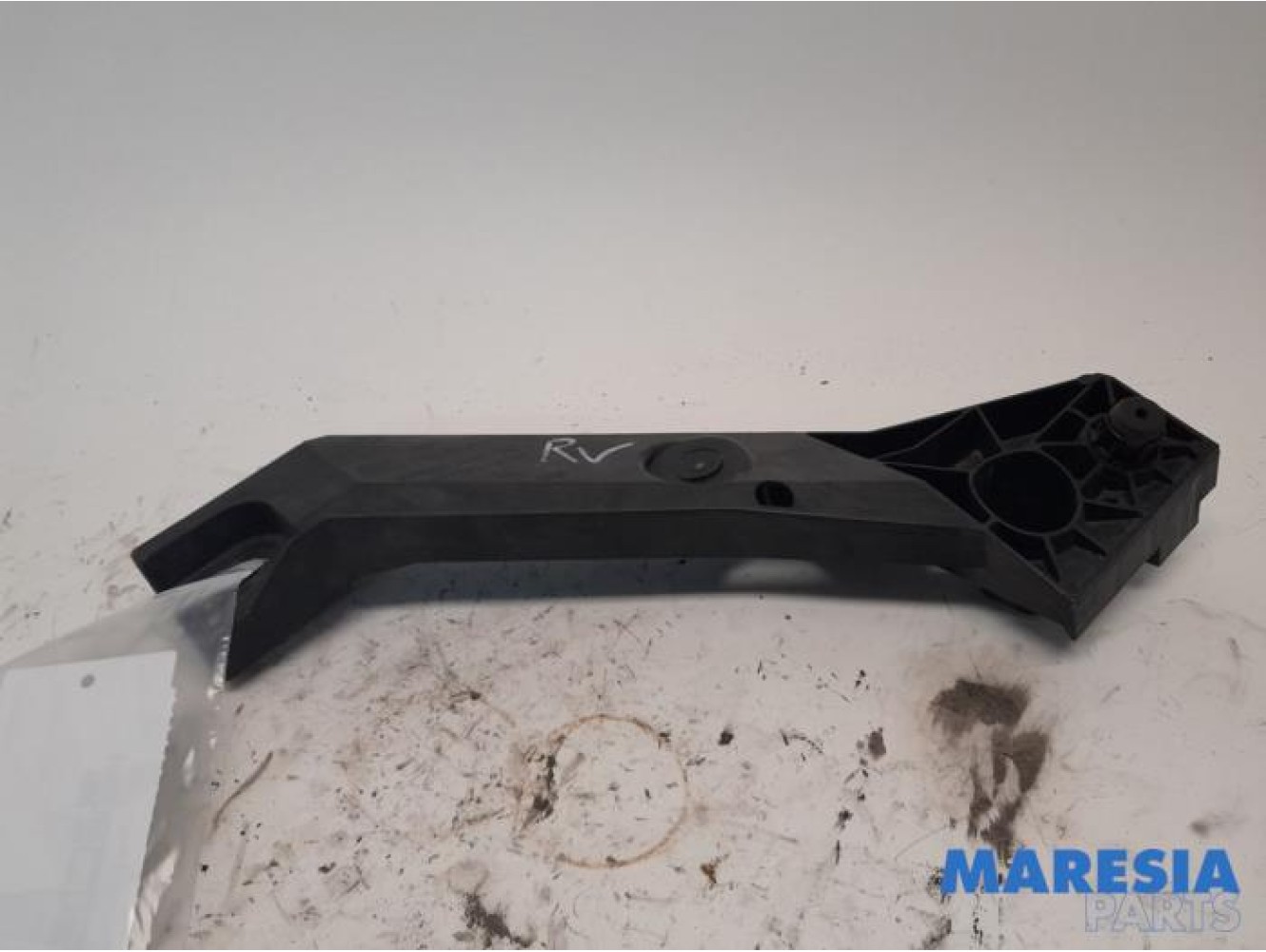 Renault - Trafic - Front part support