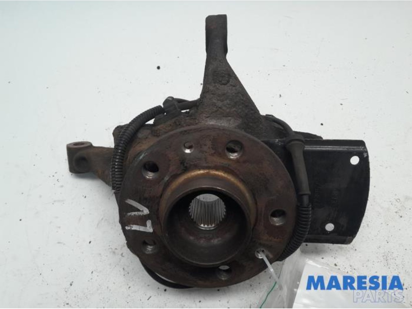 Renault - Trafic - Knuckle, front left