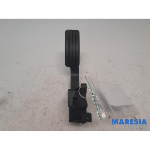 Renault - Trafic - Gaspedaalpositie Sensor