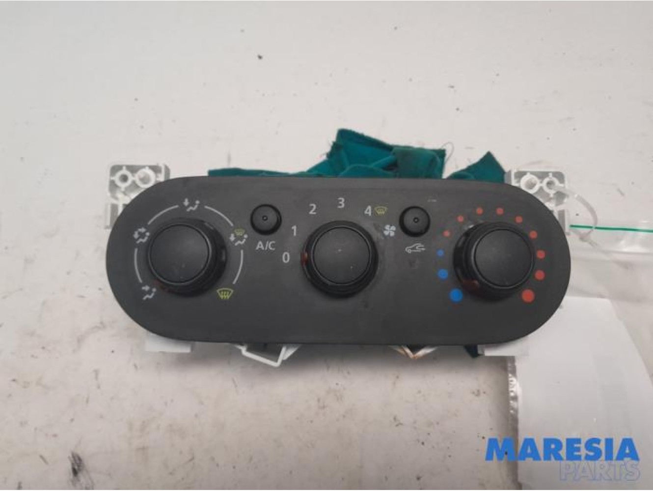 Renault - Trafic - Heater control panel