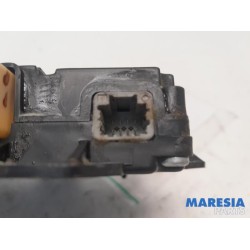 Renault - Trafic - Central door locking module