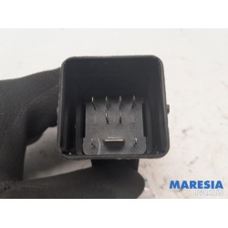 Renault - Trafic - Glow plug relay
