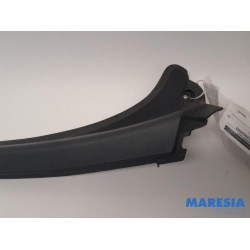 Renault - Trafic - Frontscreen frame