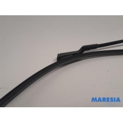 Renault - Trafic - Front wiper arm