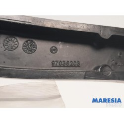 Renault - Trafic - Front wiper arm