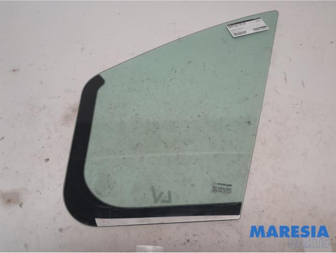 Renault - Trafic - Quarter light, front left