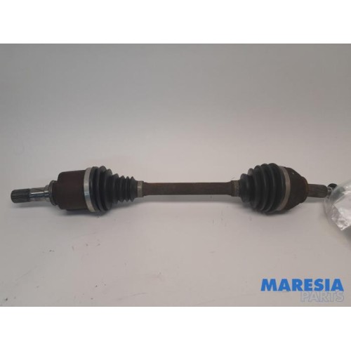 Renault - Trafic - Front drive shaft, left