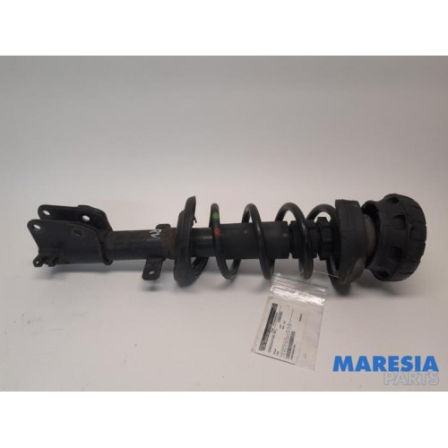 Renault - Trafic - Front shock absorber rod, right