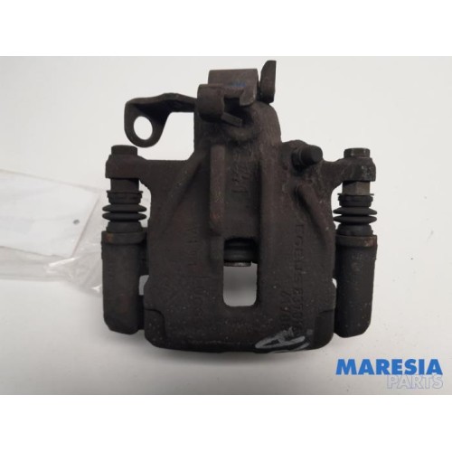 Renault - Trafic - Rear brake calliper, right