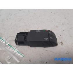 Renault - Trafic - Steering wheel mounted radio control