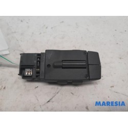 Renault - Trafic - Steering wheel mounted radio control