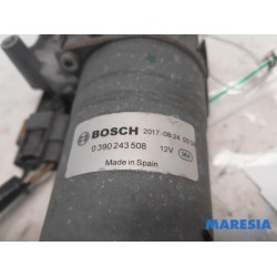 Renault - Trafic - Front wiper motor