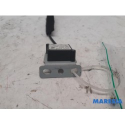 Renault - Trafic - GPS antenna