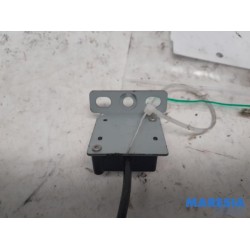 Renault - Trafic - GPS antenna