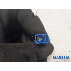 Renault - Trafic - GPS antenna