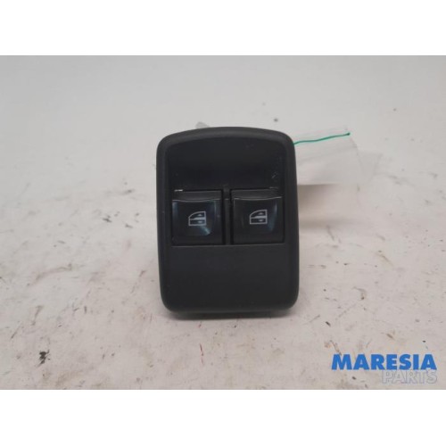 Renault - Trafic - Electric window switch