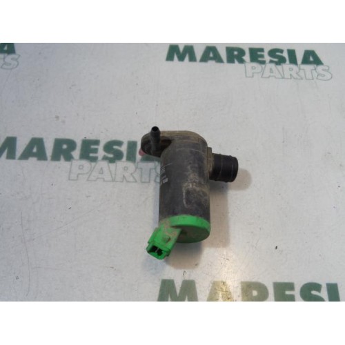 Peugeot - 206 - Scheibensprüherpumpe vorne