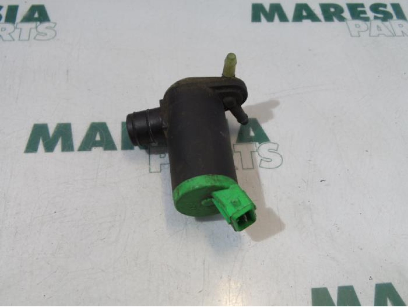 Peugeot - 206 - Scheibensprüherpumpe vorne