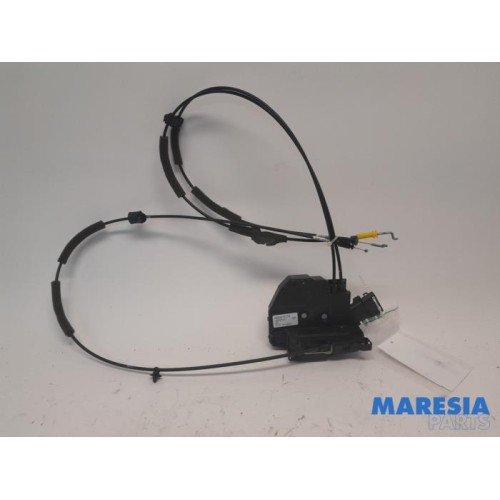 Renault - Trafic - Sliding door lock mechanism, right