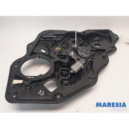 Alfa Romeo - Stelvio - Rear door window mechanism 4-door, right