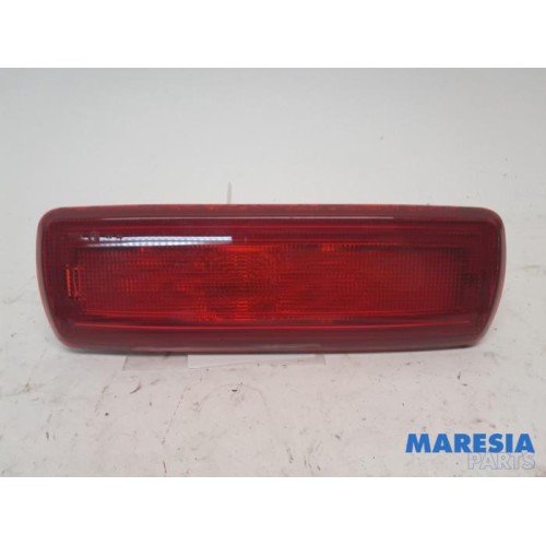 Renault - Trafic - Third brake light