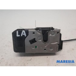 Renault - Trafic - Minibus/van rear door lock mechanism