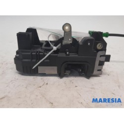 Renault - Trafic - Minibus/van rear door lock mechanism