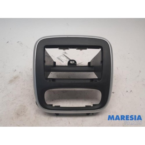 Renault - Trafic - Armaturenbrett Teil