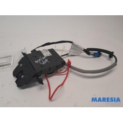 Alfa Romeo - Stelvio - Tailgate lock mechanism