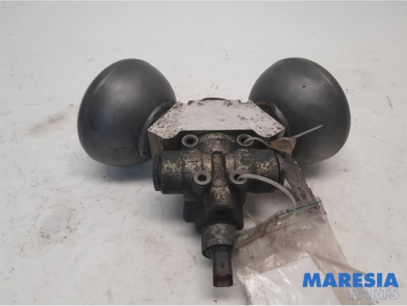 Citroen - C5 - HD controller (suspension)