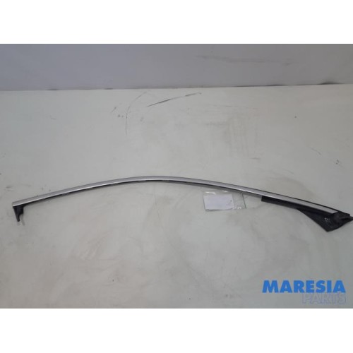 Alfa Romeo - Stelvio - Door strip