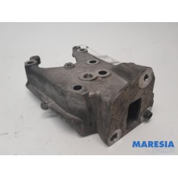 Citroen - C5 - Engine mount