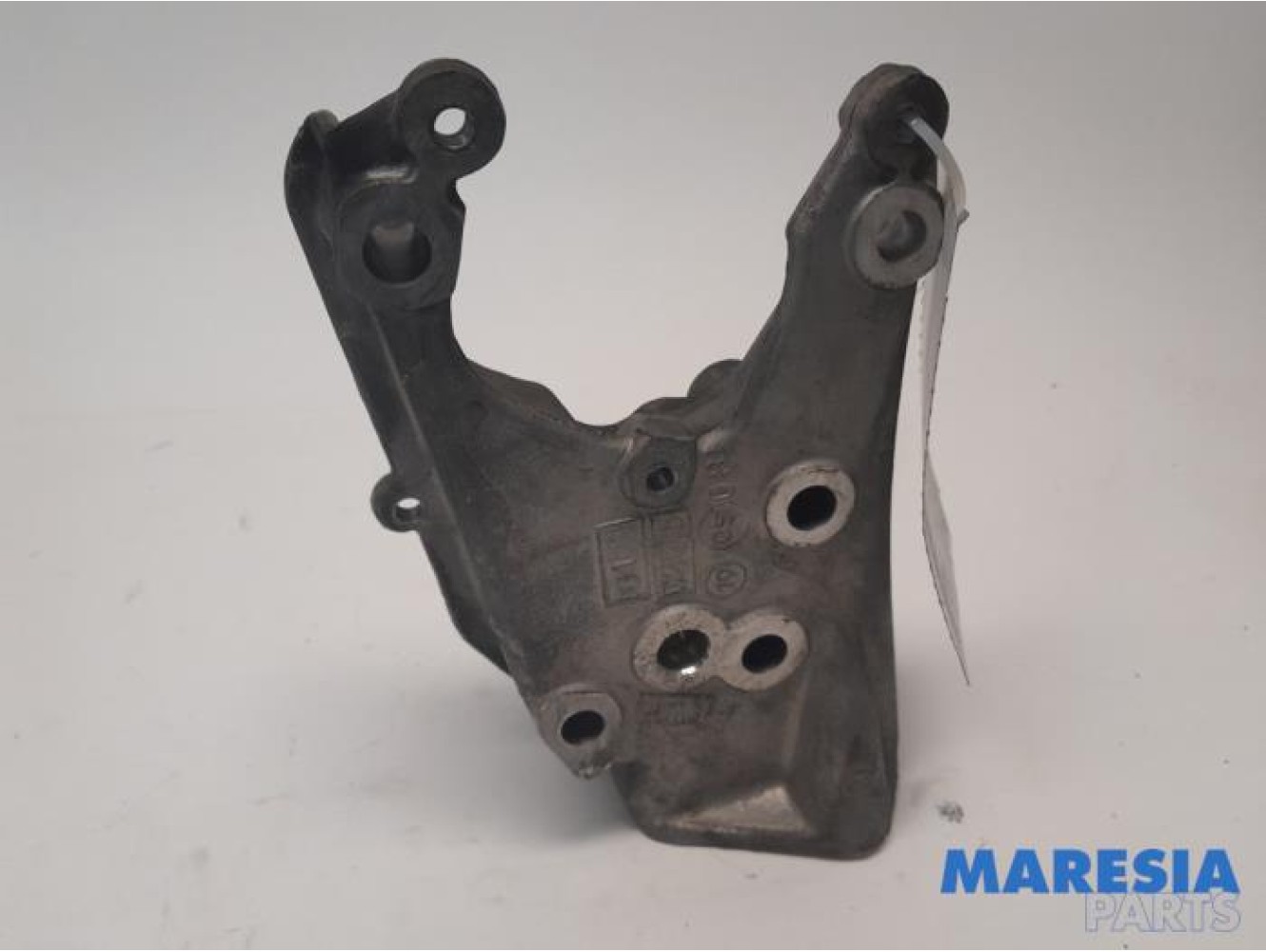 Citroen - C5 - Engine mount