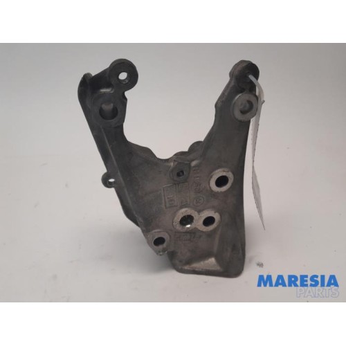 Citroen - C5 - Engine mount